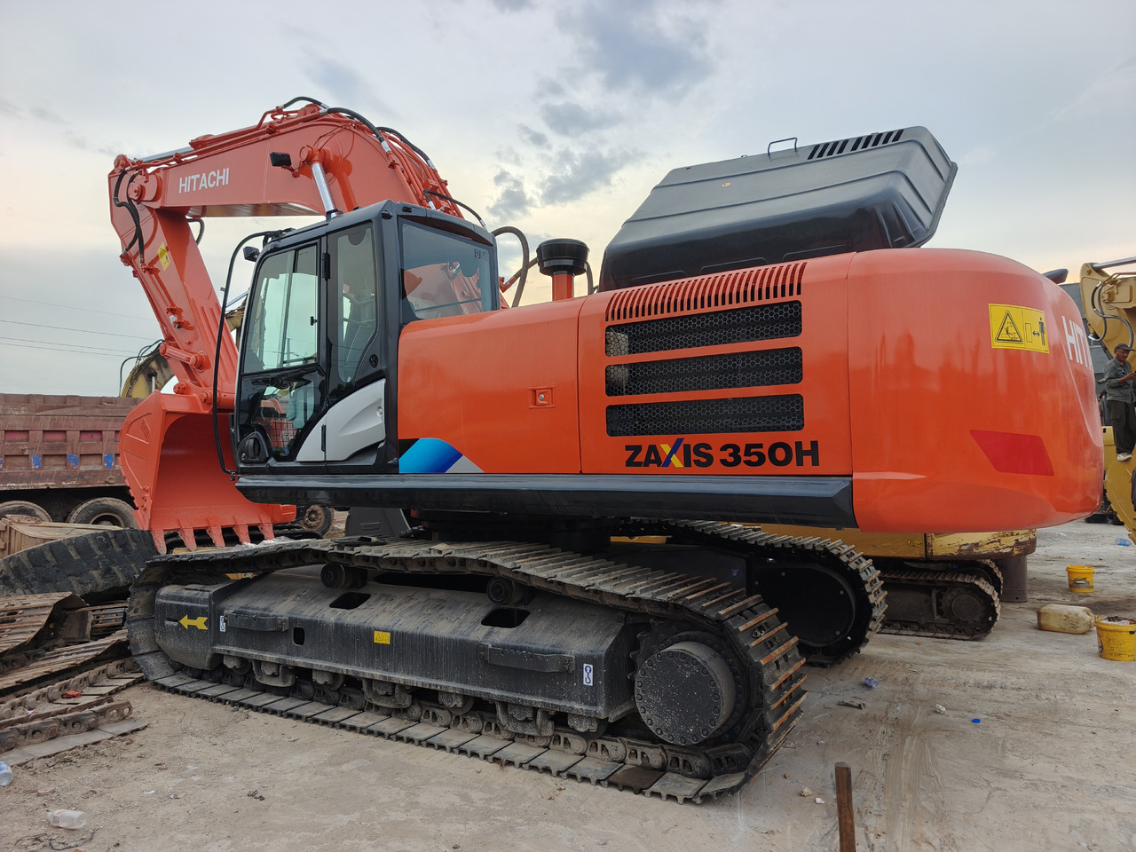 HITACHI ZX350H ZX350H-5G Used excavator - Гусеничний екскаватор: фото 1 HITACHI ZX350H ZX350H-5G Used excavator - Гусеничний екскаватор: фото 1