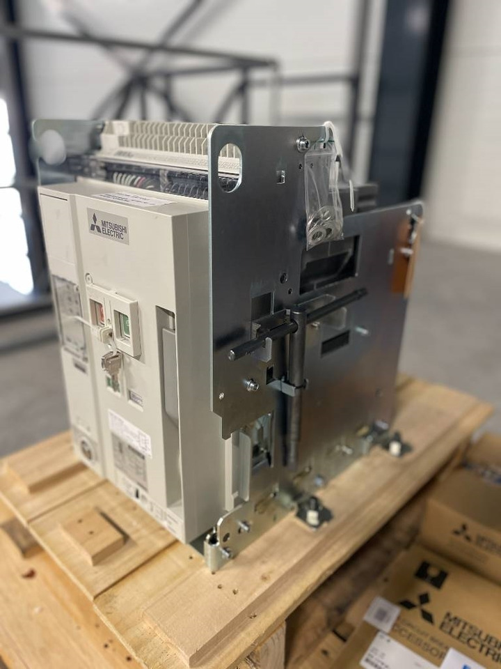 Mitsubishi Circuit breaker 1000A - AE1000-SW 3P - DPX-12648 - Будівельна техніка: фото 5 Mitsubishi Circuit breaker 1000A - AE1000-SW 3P - DPX-12648 - Будівельна техніка: фото 5