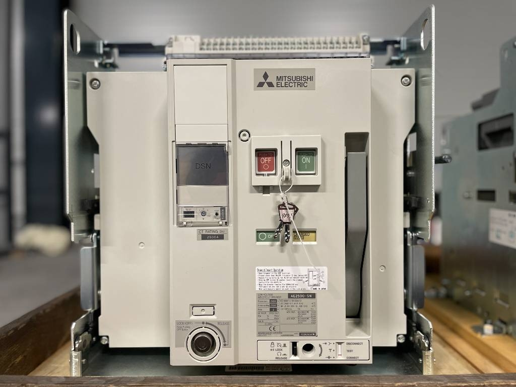 Mitsubishi Circuit breaker 2500A - AE2500-SW 3P - DPX-12648 - Будівельна техніка: фото 1 Mitsubishi Circuit breaker 2500A - AE2500-SW 3P - DPX-12648 - Будівельна техніка: фото 1