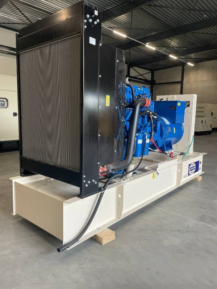 FG Wilson P450-3 - 450 kVA Open Genset - DPX-16018-O - Електричний генератор: фото 2 FG Wilson P450-3 - 450 kVA Open Genset - DPX-16018-O - Електричний генератор: фото 2