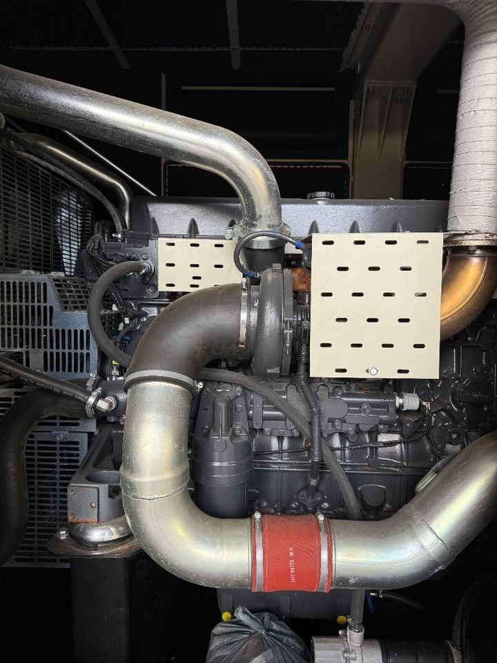 Новий Електричний генератор Iveco CR16TE1W - 660 kVA Generator - DPX-19798: фото 12 Новий Електричний генератор Iveco CR16TE1W - 660 kVA Generator - DPX-19798: фото 12