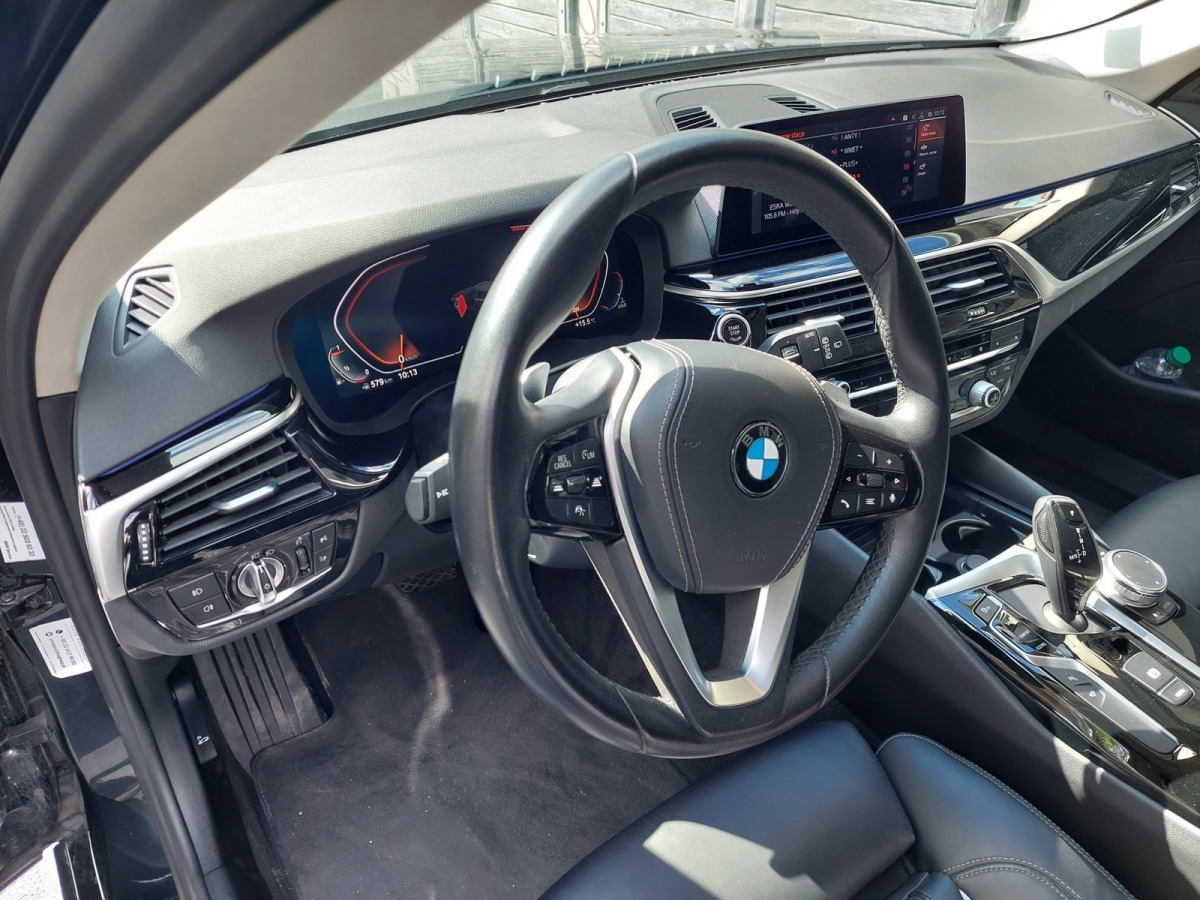 BMW 530I XDRIVE KOMBI - Легковий автомобіль: фото 5 BMW 530I XDRIVE KOMBI - Легковий автомобіль: фото 5
