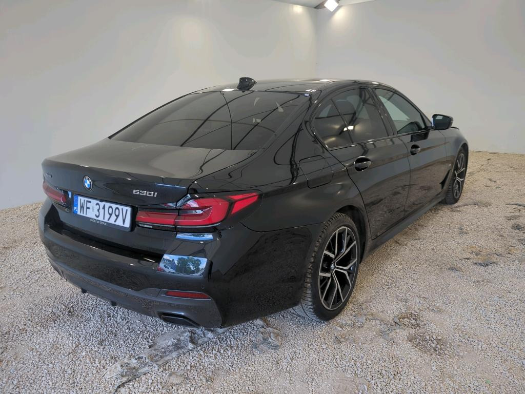 BMW 530I XDRIVE SEDAN - Седан: фото 3 BMW 530I XDRIVE SEDAN - Седан: фото 3