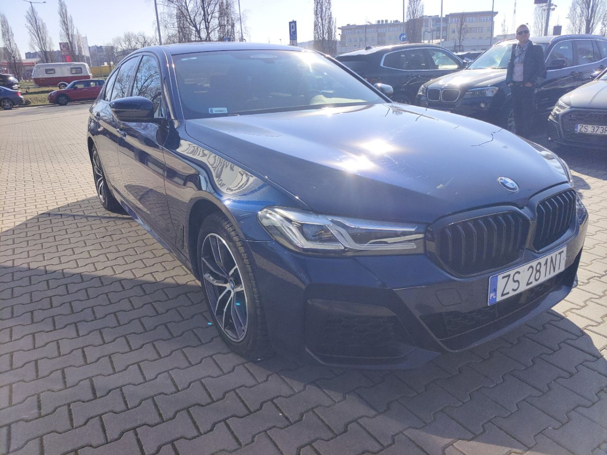 BMW 530e xDrive M Sport SEDAN - Седан: фото 1 BMW 530e xDrive M Sport SEDAN - Седан: фото 1