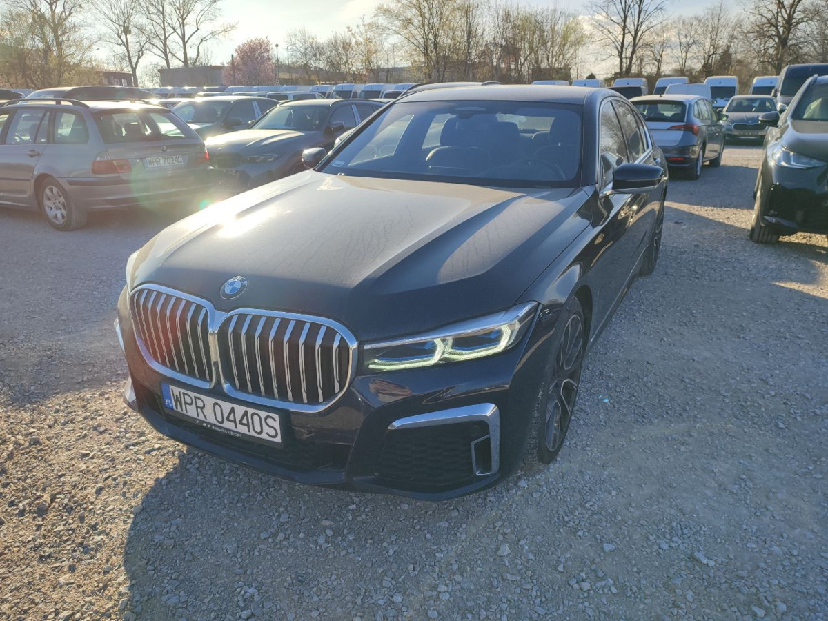 BMW 750I XDRIVE SEDAN - Седан: фото 2 BMW 750I XDRIVE SEDAN - Седан: фото 2