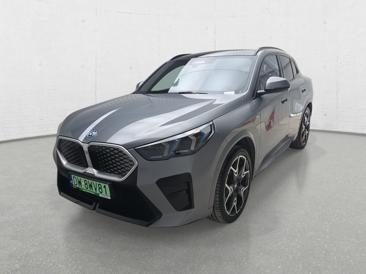 BMW IX2 XDRIVE30 SUV - Позашляховик: фото 4 BMW IX2 XDRIVE30 SUV - Позашляховик: фото 4