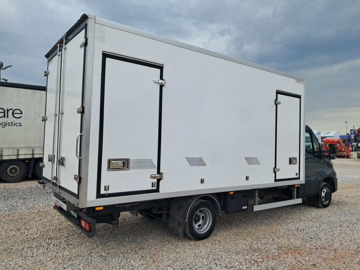 IVECO DAILY 50C18 CHŁODNIA/IZOTERMA - Фургон-рефрижератор: фото 4 IVECO DAILY 50C18 CHŁODNIA/IZOTERMA - Фургон-рефрижератор: фото 4