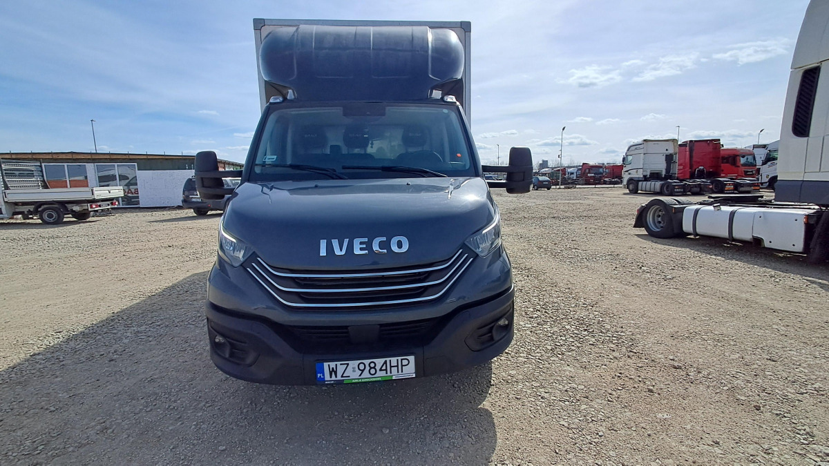IVECO DAILY 50C18 KONTENER Z WINDĄ - Фургон з закритим кузовом: фото 2 IVECO DAILY 50C18 KONTENER Z WINDĄ - Фургон з закритим кузовом: фото 2