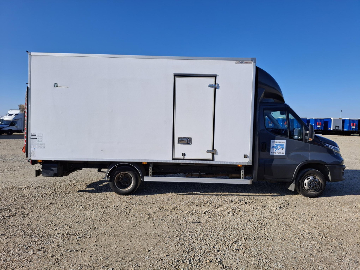 IVECO DAILY 50C18 KONTENER Z WINDĄ - Вантажівка з закритим кузовом: фото 4 IVECO DAILY 50C18 KONTENER Z WINDĄ - Вантажівка з закритим кузовом: фото 4