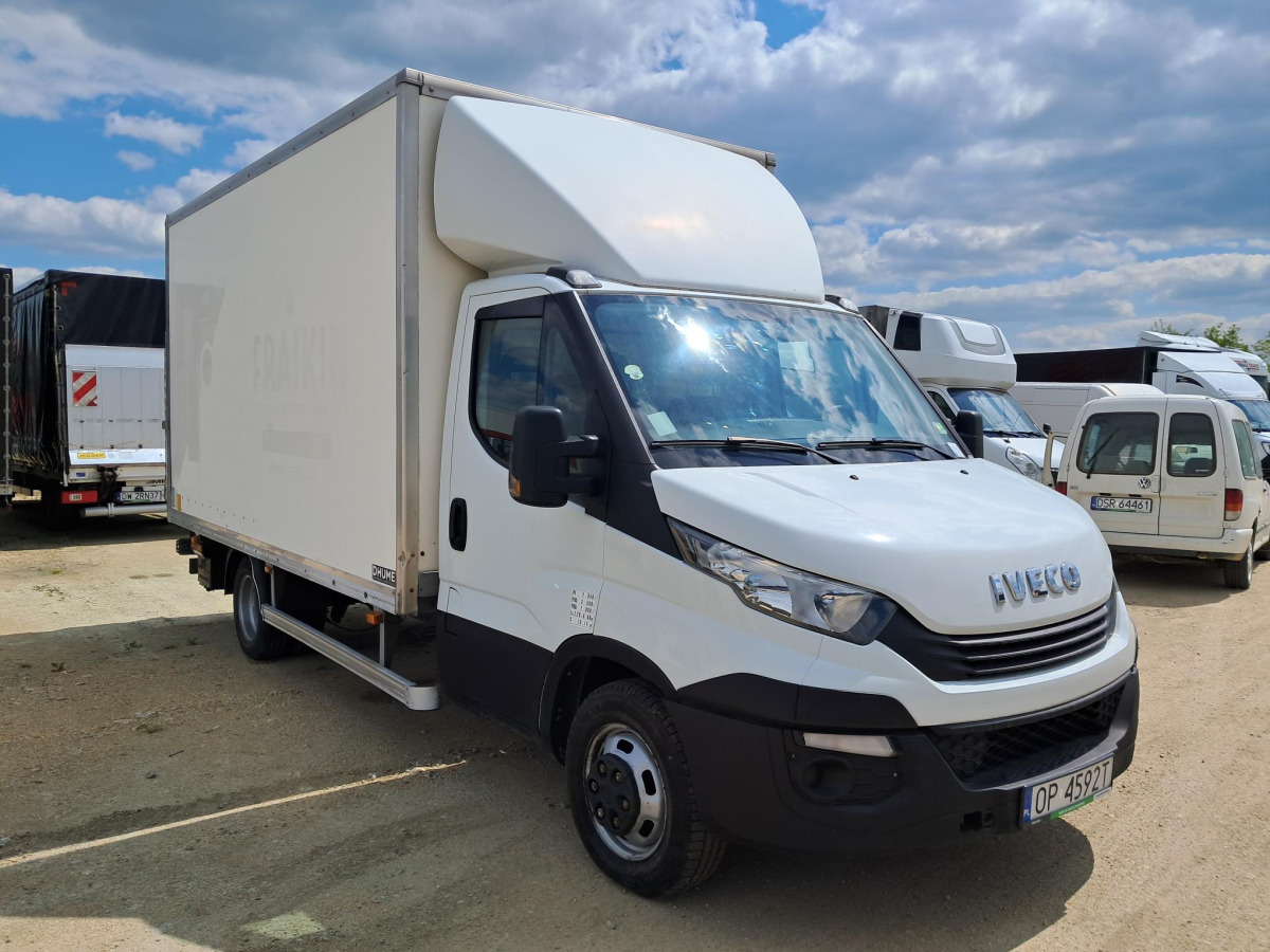 IVECO DAILY KONTENER Z WINDĄ - Фургон з закритим кузовом: фото 1 IVECO DAILY KONTENER Z WINDĄ - Фургон з закритим кузовом: фото 1