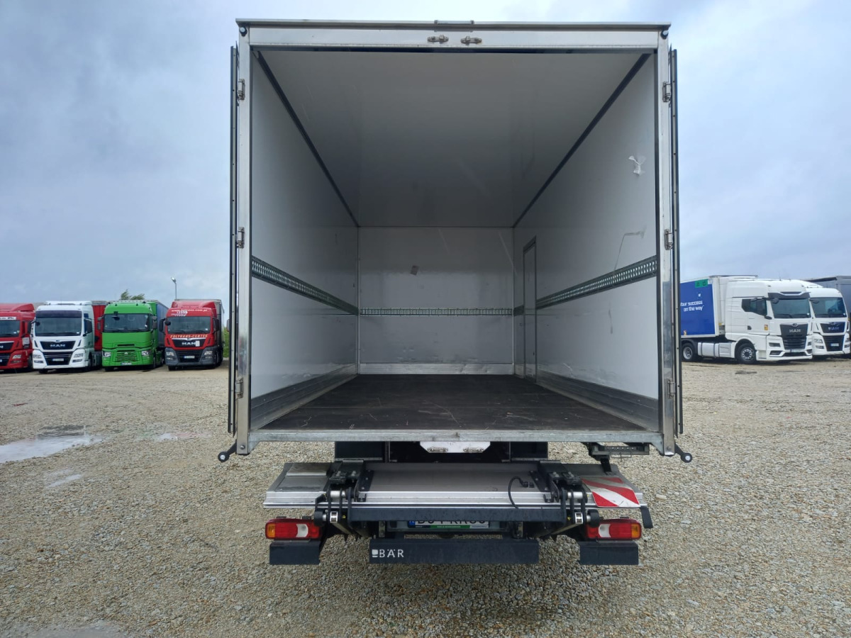 IVECO DAILY KONTENER Z WINDĄ - Фургон з закритим кузовом: фото 4 IVECO DAILY KONTENER Z WINDĄ - Фургон з закритим кузовом: фото 4
