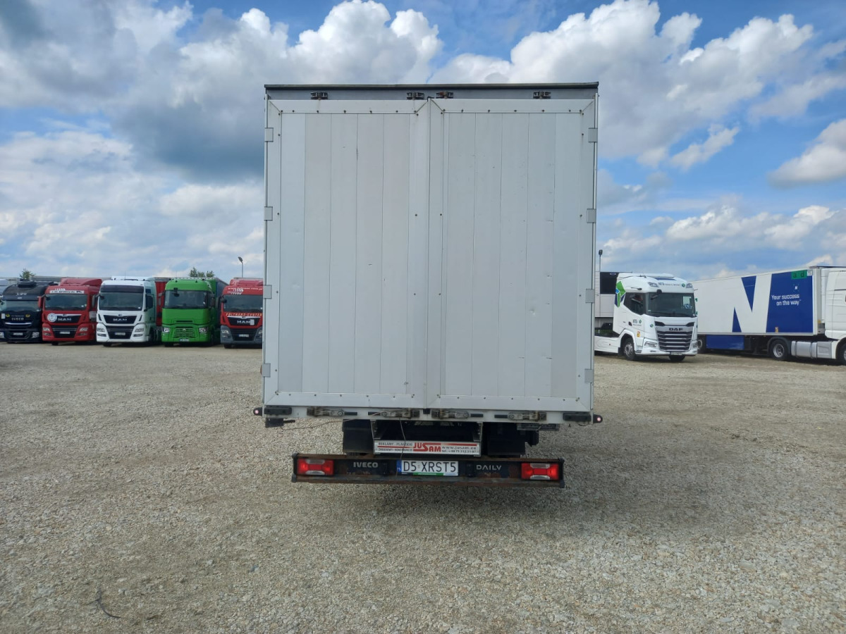 IVECO/JUSAM STANISŁAWJURKOWSKI 50C18/JU06 PLANDEKA - Тентований фургон: фото 5 IVECO/JUSAM STANISŁAWJURKOWSKI 50C18/JU06 PLANDEKA - Тентований фургон: фото 5