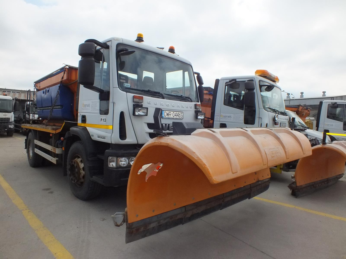 IVECO ML SPECJALISTYCZNY - Снігоприбиральна машина: фото 1 IVECO ML SPECJALISTYCZNY - Снігоприбиральна машина: фото 1