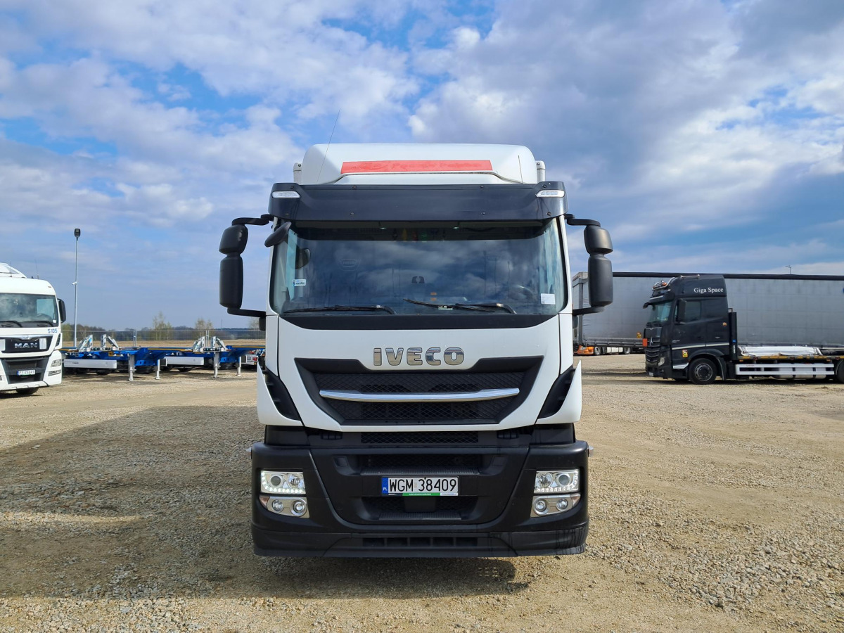 IVECO STRALIS KONTENER Z WINDĄ - Вантажівка з закритим кузовом: фото 2 IVECO STRALIS KONTENER Z WINDĄ - Вантажівка з закритим кузовом: фото 2