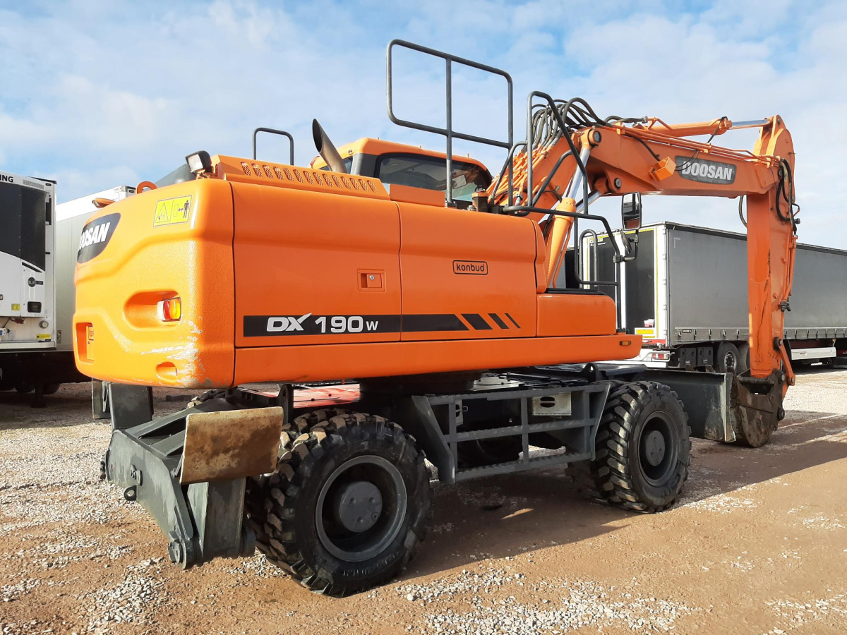 Koparka kołowa Doosan DX190W-3 2014 - 9261 mtg - silnik sprawny - Колісний екскаватор: фото 5 Koparka kołowa Doosan DX190W-3 2014 - 9261 mtg - silnik sprawny - Колісний екскаватор: фото 5