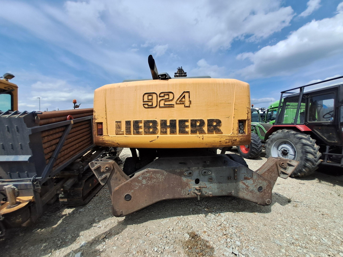 Koparka kołowa – LIEBHERR A 924 C LITRONIC – 2011 – 20 177 h – prace ziemne - Перевантажувач: фото 4 Koparka kołowa – LIEBHERR A 924 C LITRONIC – 2011 – 20 177 h – prace ziemne - Перевантажувач: фото 4