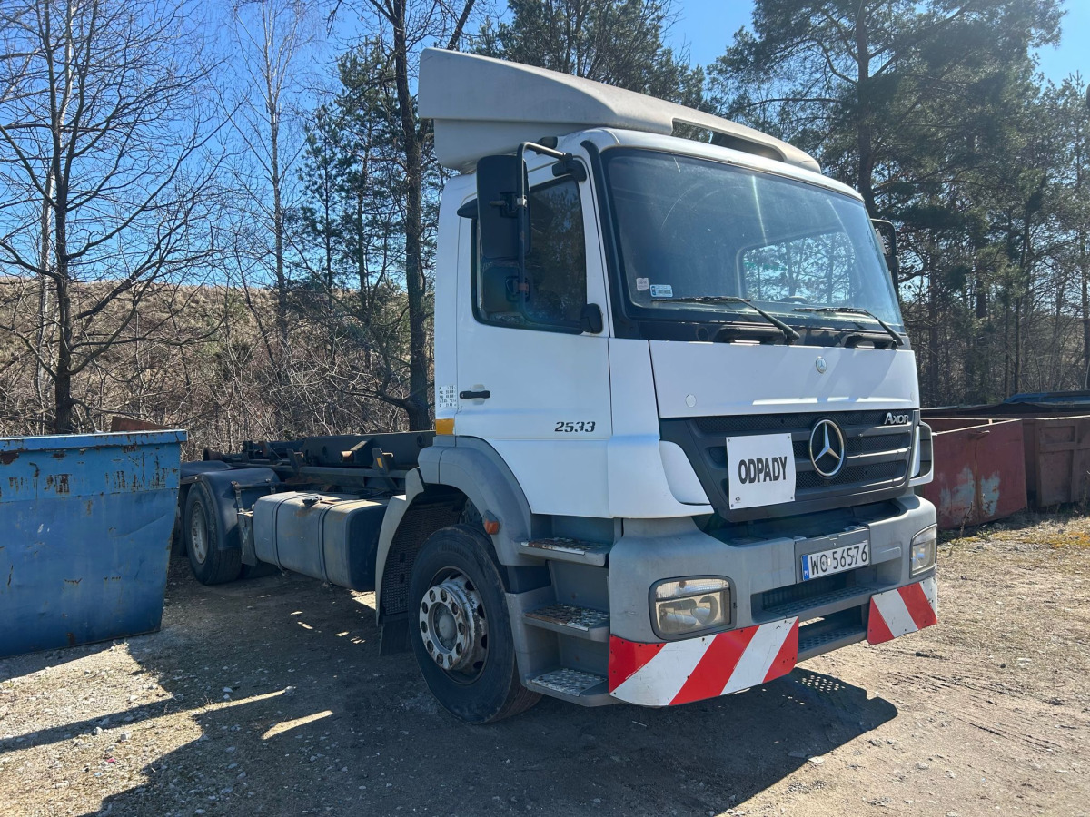 MERCEDES BENZ AXOR HAKOWIEC - Гаковий мультиліфт вантажівка: фото 1 MERCEDES BENZ AXOR HAKOWIEC - Гаковий мультиліфт вантажівка: фото 1