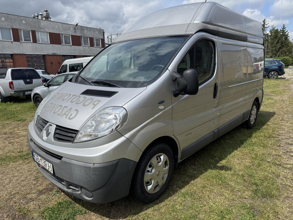 RENAULT TRAFIC FURGON BLASZAK - Суцільнометалевий фургон: фото 2 RENAULT TRAFIC FURGON BLASZAK - Суцільнометалевий фургон: фото 2