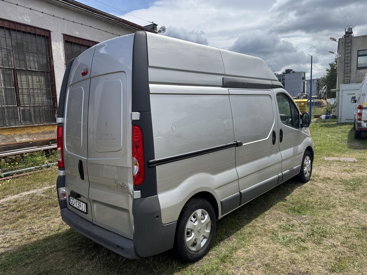 RENAULT TRAFIC FURGON BLASZAK - Суцільнометалевий фургон: фото 5 RENAULT TRAFIC FURGON BLASZAK - Суцільнометалевий фургон: фото 5
