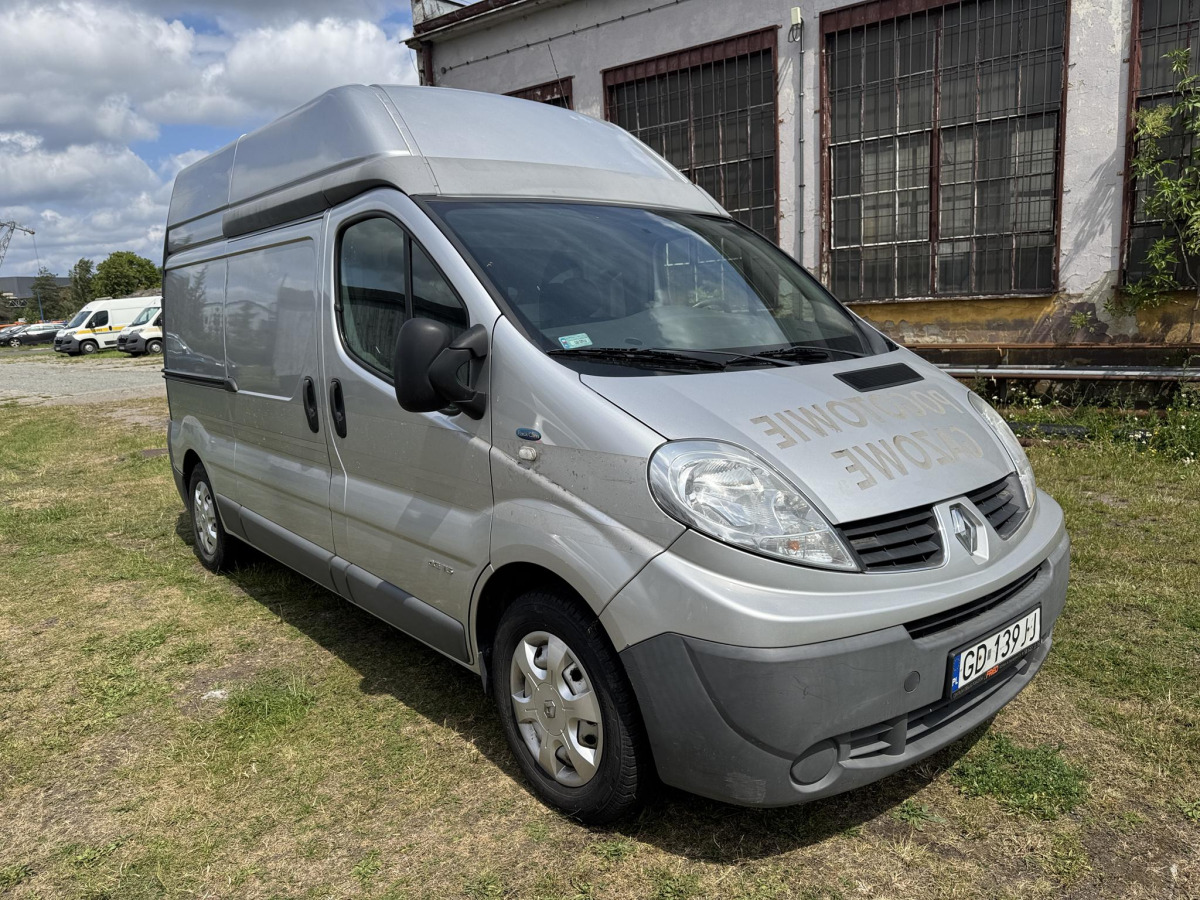 RENAULT TRAFIC FURGON BLASZAK - Суцільнометалевий фургон: фото 1 RENAULT TRAFIC FURGON BLASZAK - Суцільнометалевий фургон: фото 1