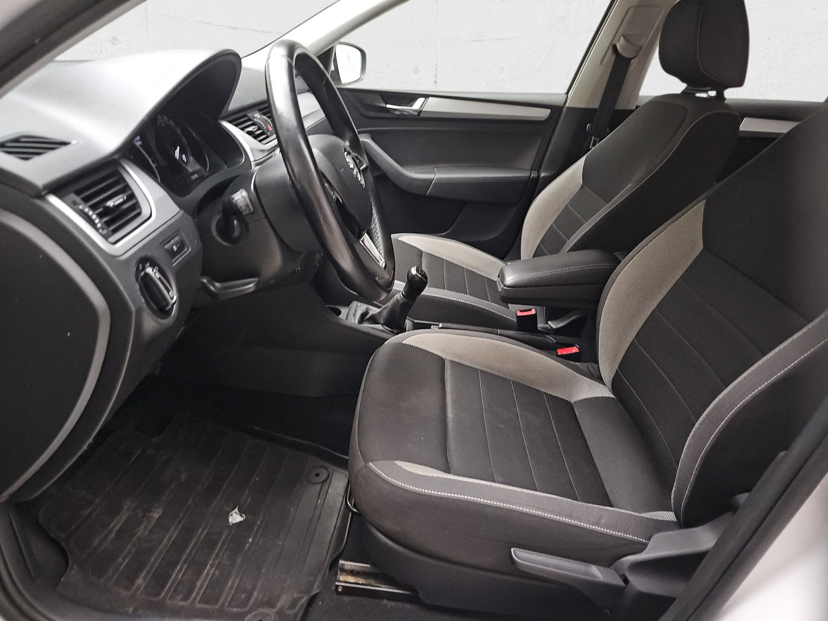 Седан SKODA RAPID SEDAN: фото 12