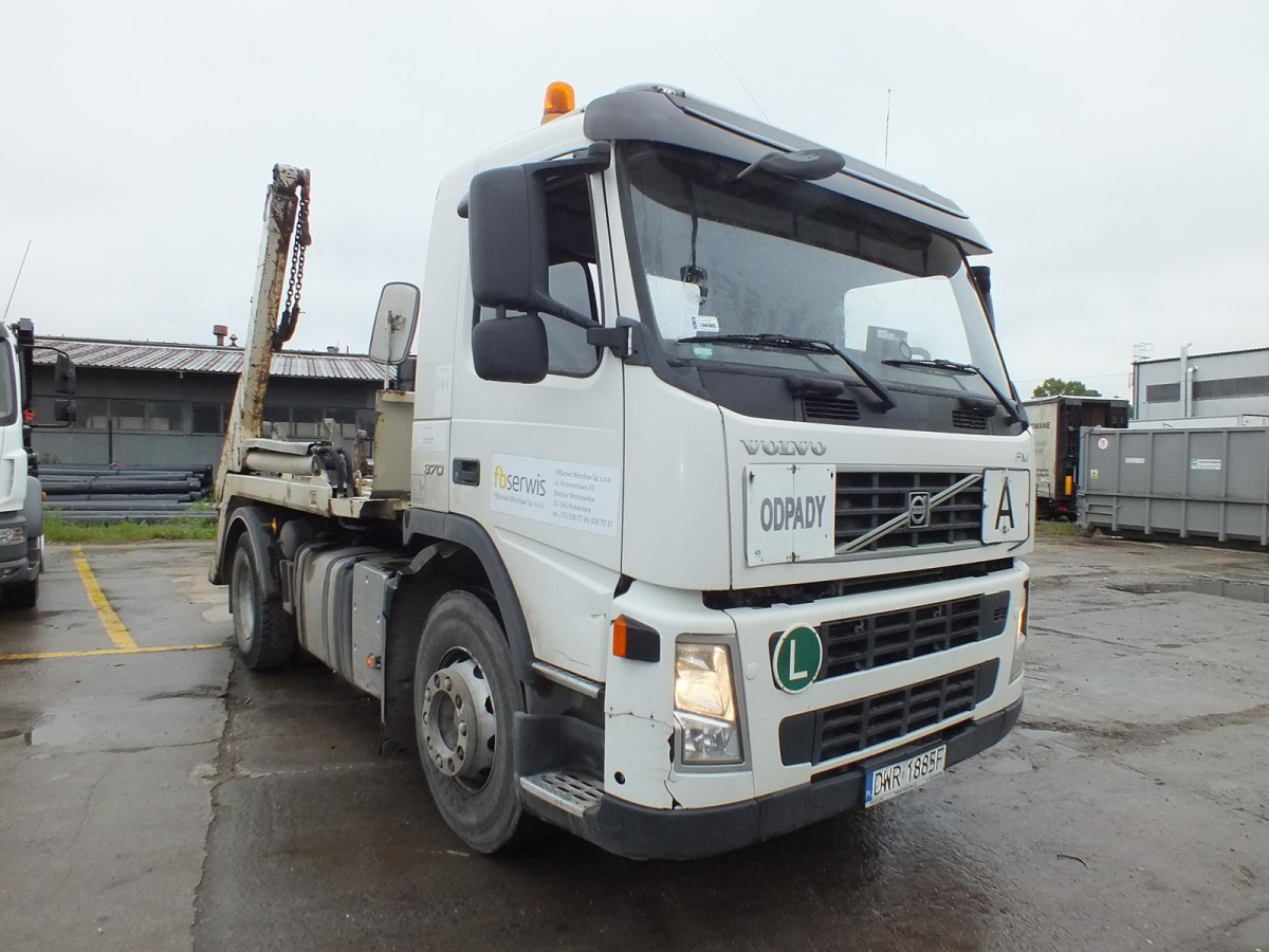 VOLVO FM POD KONTENERY - Скіповий навантажувач вантажівка: фото 1 VOLVO FM POD KONTENERY - Скіповий навантажувач вантажівка: фото 1