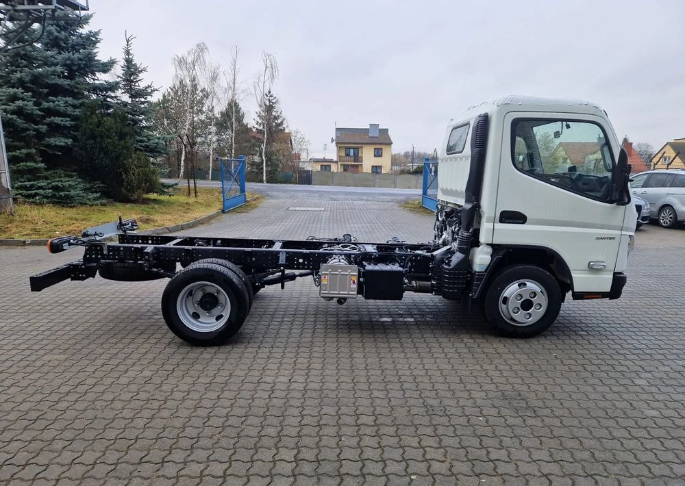 FUSO Canter 6S15 podwozie - Вантажівка шасі: фото 3 FUSO Canter 6S15 podwozie - Вантажівка шасі: фото 3