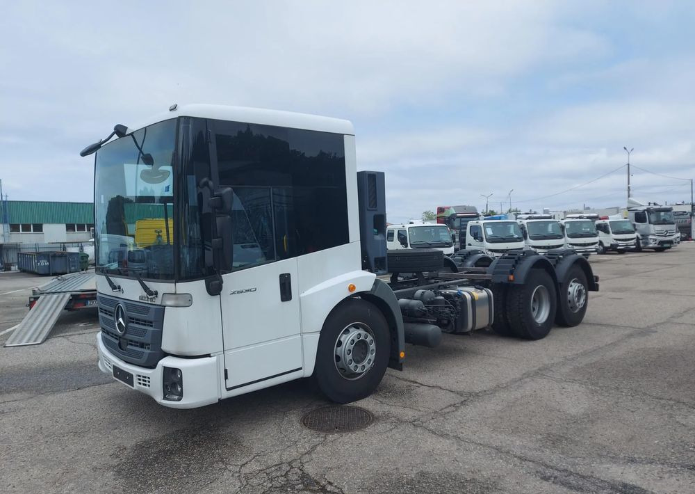 Mercedes-Benz Econic 2630 L ENA - Вантажівка шасі: фото 1 Mercedes-Benz Econic 2630 L ENA - Вантажівка шасі: фото 1