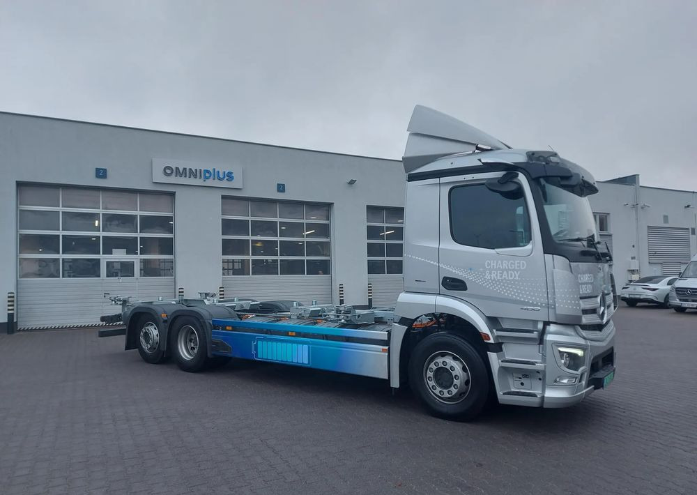 Mercedes-Benz eActros 400 6x2 BDF Elektryczny - Контейнеровоз/ Змінний кузов вантажівка, Електровантажівкa: фото 3 Mercedes-Benz eActros 400 6x2 BDF Elektryczny - Контейнеровоз/ Змінний кузов вантажівка, Електровантажівкa: фото 3