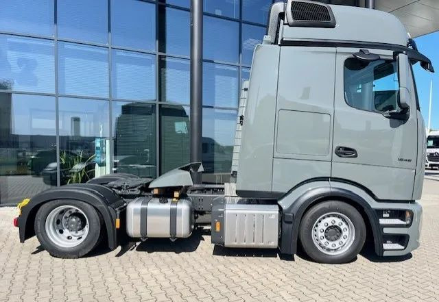 Mercedes-Benz Actros 1848 LSnRL ProCabin Mega - Тягач: фото 3 Mercedes-Benz Actros 1848 LSnRL ProCabin Mega - Тягач: фото 3
