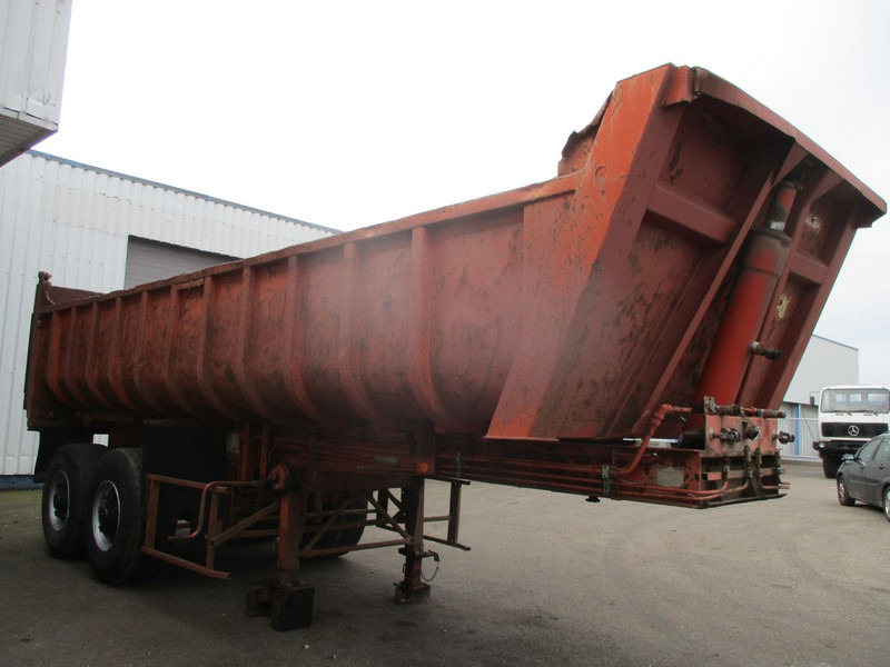 Fruehauf D33C , 2 axle , Steel tipper trailer , Drum Brakes , Spring suspension - Самоскид напівпричіп: фото 4 Fruehauf D33C , 2 axle , Steel tipper trailer , Drum Brakes , Spring suspension - Самоскид напівпричіп: фото 4