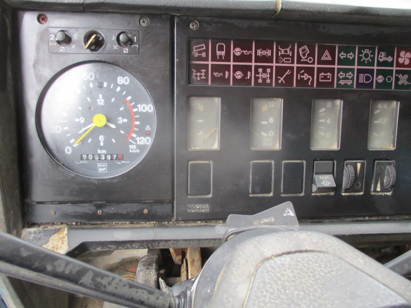 Самоскид вантажівка Iveco Turbostar 190-30 , Manual , V8 , 3 way tipper , Spring suspension , 6x2: фото 8