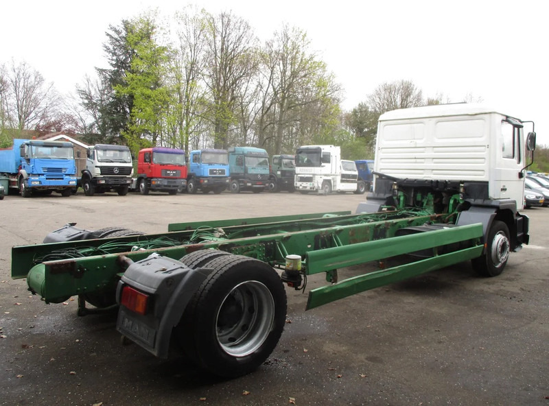 MAN 18.314 , Manual , 6 Cylinder - Вантажівка шасі: фото 3 MAN 18.314 , Manual , 6 Cylinder - Вантажівка шасі: фото 3