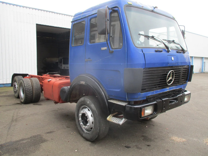 Mercedes-Benz 2435 ,V8 , Bi Turbo, 6x2 , Spring Suspension, Airco - Вантажівка шасі: фото 4 Mercedes-Benz 2435 ,V8 , Bi Turbo, 6x2 , Spring Suspension, Airco - Вантажівка шасі: фото 4