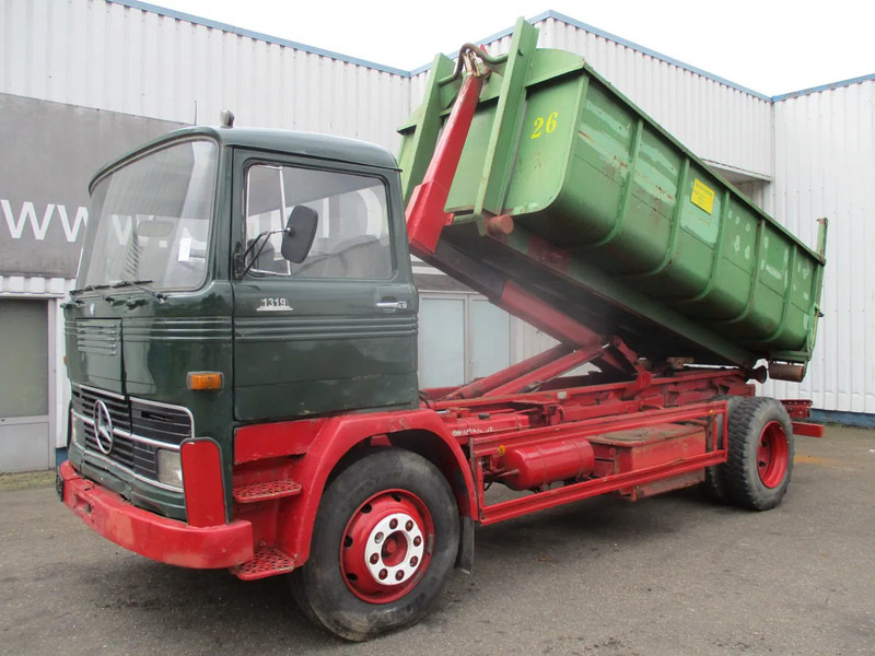 Mercedes-Benz LP 1319 , Oldtimer - Гаковий мультиліфт вантажівка: фото 1 Mercedes-Benz LP 1319 , Oldtimer - Гаковий мультиліфт вантажівка: фото 1