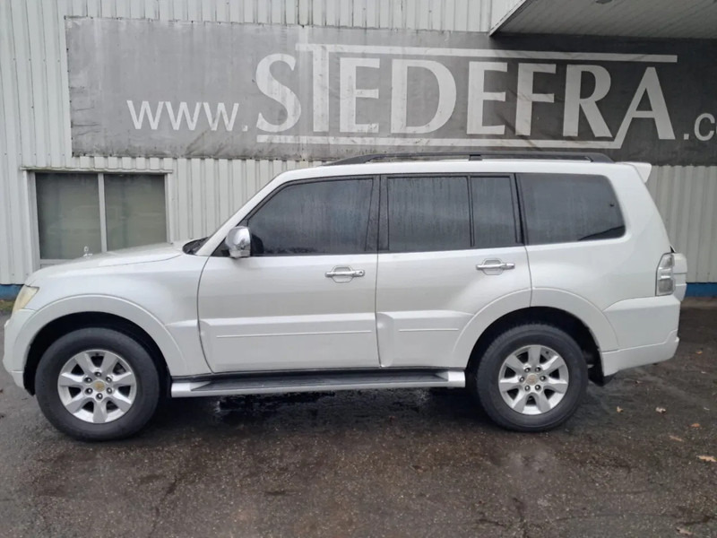 Mitsubishi Pajero GLS 3.5 - V6 , 4x4 , 7 Pers., Full Option - Легковий автомобіль: фото 2 Mitsubishi Pajero GLS 3.5 - V6 , 4x4 , 7 Pers., Full Option - Легковий автомобіль: фото 2