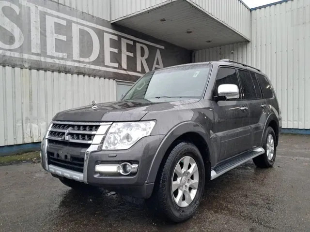 Mitsubishi Pajero GLS 3.5 - V6 , 4x4 , 7 Pers., Full Option - Легковий автомобіль: фото 1 Mitsubishi Pajero GLS 3.5 - V6 , 4x4 , 7 Pers., Full Option - Легковий автомобіль: фото 1