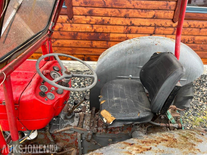 1978 Massey Ferguson MF 135 restaureringsobjekt - Трактор: фото 5 1978 Massey Ferguson MF 135 restaureringsobjekt - Трактор: фото 5