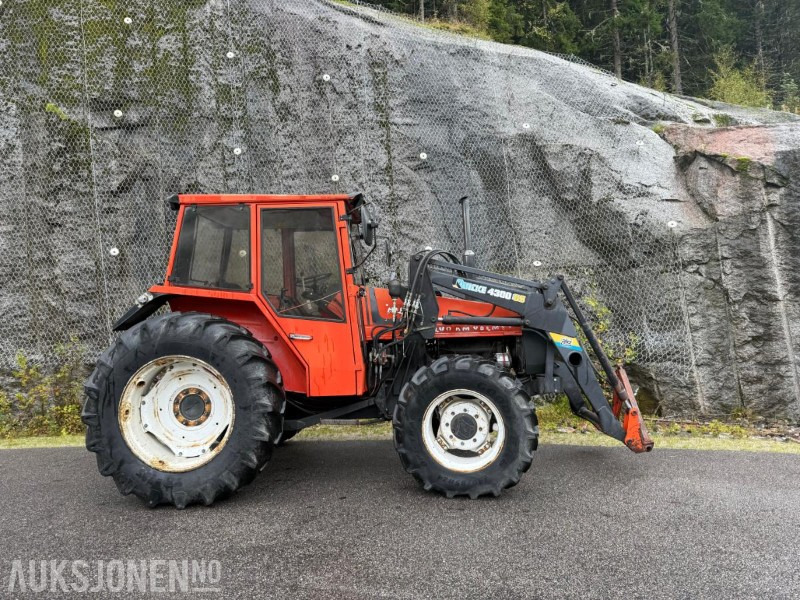 1984 Volvo BM Valmet 4x4 705 Turbo m/Quicke 4300 laster – solid og driftssikker traktor - Трактор: фото 2 1984 Volvo BM Valmet 4x4 705 Turbo m/Quicke 4300 laster – solid og driftssikker traktor - Трактор: фото 2