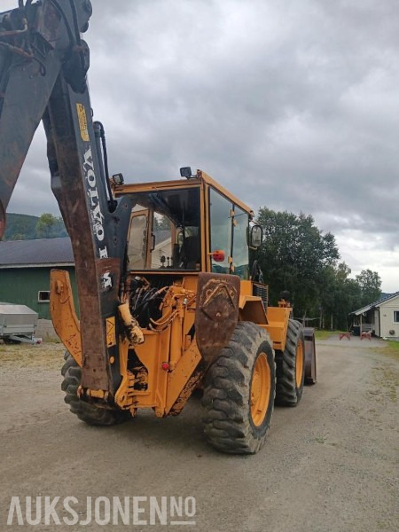 1991 Volvo 6300 traktorgraver MVA FRI OVERHALT MOTOR Frontskuffe tannskuffe pusseskuffe - Екскаватор-навантажувач: фото 4 1991 Volvo 6300 traktorgraver MVA FRI OVERHALT MOTOR Frontskuffe tannskuffe pusseskuffe - Екскаватор-навантажувач: фото 4