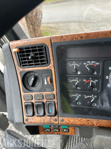 Самоскид вантажівка 1995 Scania P93 tippbil med kran: фото 23 Самоскид вантажівка 1995 Scania P93 tippbil med kran: фото 23