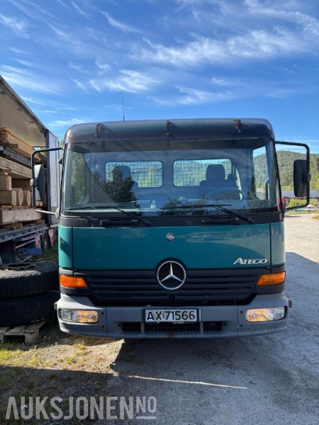 1998 Mercedes-Benz Atego 815/36 - Бортова вантажівка/ Платформа: фото 2 1998 Mercedes-Benz Atego 815/36 - Бортова вантажівка/ Платформа: фото 2