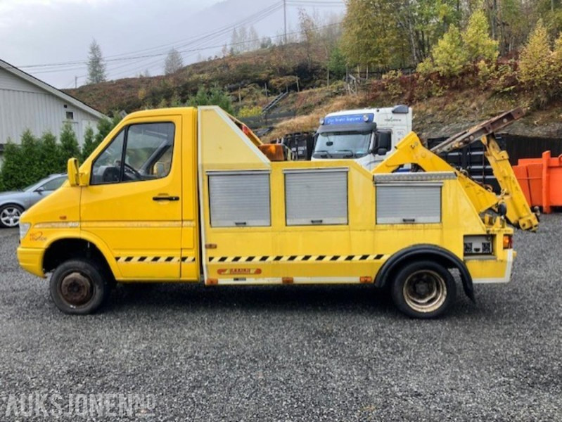 1999 Mercedes-Benz Sprinter 412 4x4 Redningsbil med briller og vinsj - Пожежна машина: фото 4 1999 Mercedes-Benz Sprinter 412 4x4 Redningsbil med briller og vinsj - Пожежна машина: фото 4
