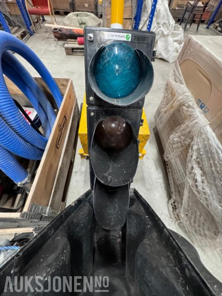 2 stk Botneskilt - Mobile Trafikklys - MPB 3200 - Batteridrift - Будівельне обладнання: фото 5 2 stk Botneskilt - Mobile Trafikklys - MPB 3200 - Batteridrift - Будівельне обладнання: фото 5