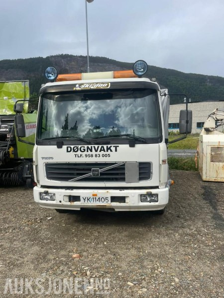 2000 Volvo FL 608 - Verkstedbil med kompressor som drives av en bensinmotor. - Бортова вантажівка/ Платформа: фото 2 2000 Volvo FL 608 - Verkstedbil med kompressor som drives av en bensinmotor. - Бортова вантажівка/ Платформа: фото 2