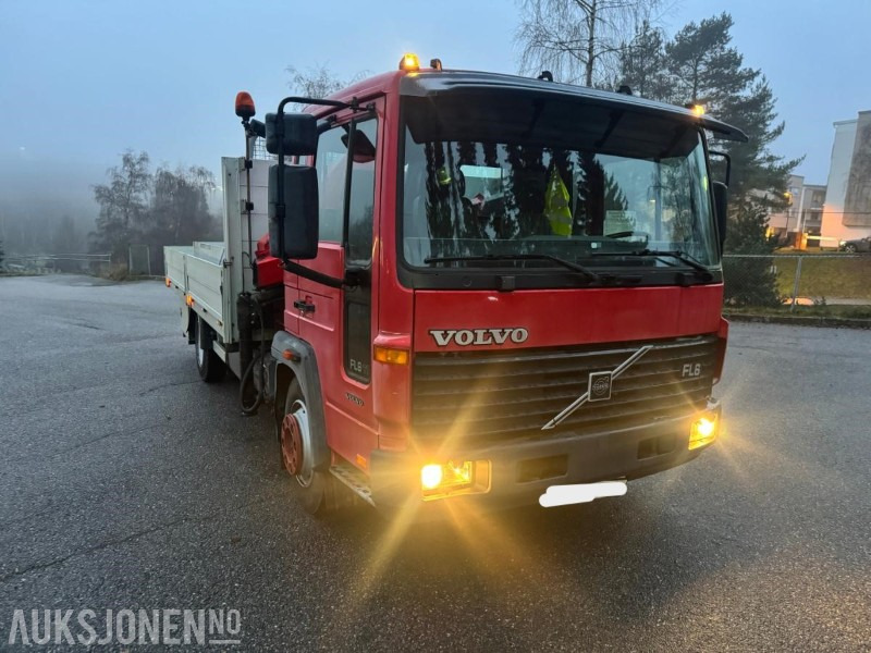 2000 Volvo FL611 med kran og plan KUN 98.766km EU OK TIL 09.12.2026 - Вантажівка з маніпулятором: фото 4 2000 Volvo FL611 med kran og plan KUN 98.766km EU OK TIL 09.12.2026 - Вантажівка з маніпулятором: фото 4