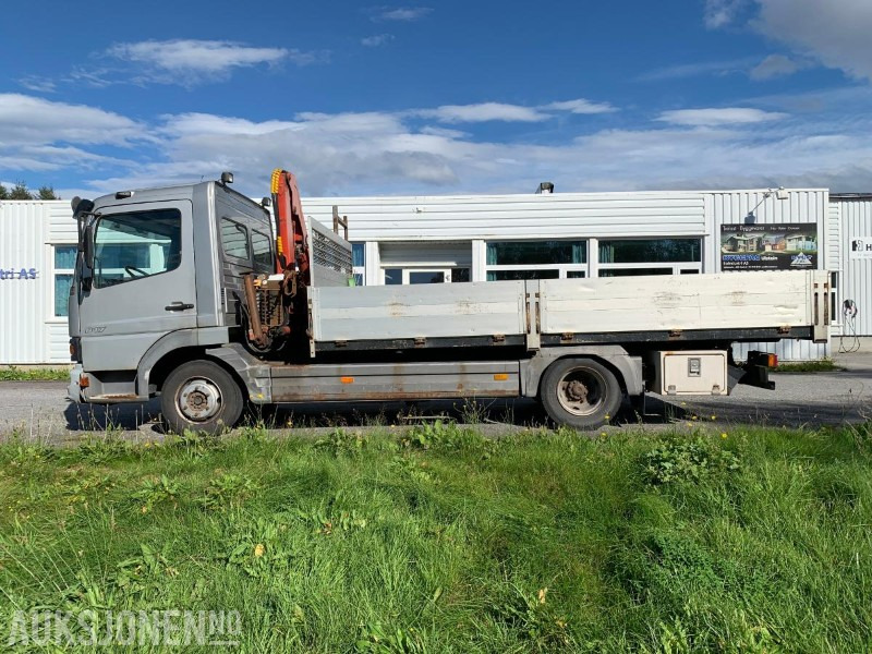 2001 Mercedes-Benz 817L/36AT - 7500 kg - Liten lastebil med kran - Бортова вантажівка/ Платформа: фото 5 2001 Mercedes-Benz 817L/36AT - 7500 kg - Liten lastebil med kran - Бортова вантажівка/ Платформа: фото 5
