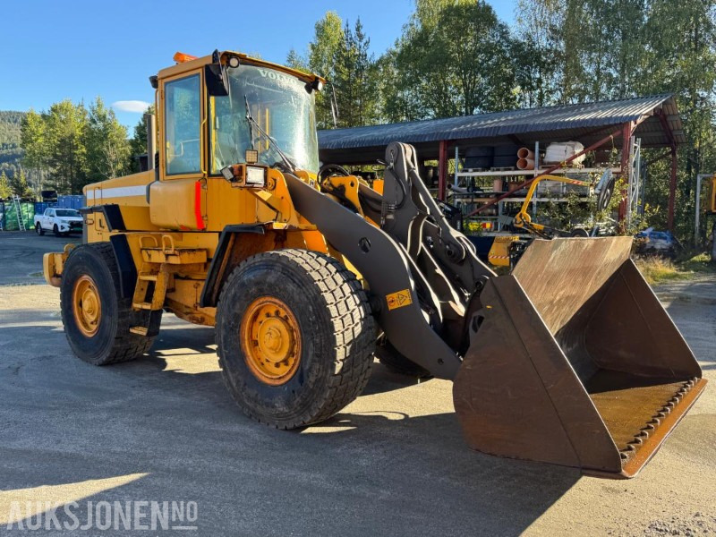 2001 Volvo L90 D hjullaster med skuffe - Колісний навантажувач: фото 3 2001 Volvo L90 D hjullaster med skuffe - Колісний навантажувач: фото 3