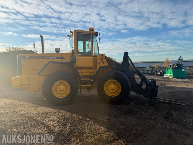2001 Volvo L90D HJULLASTER SERVICEHISTORIKK 3.FUNKSJON PALLEGAFFEL 12716 TIMER. - Колісний навантажувач: фото 5 2001 Volvo L90D HJULLASTER SERVICEHISTORIKK 3.FUNKSJON PALLEGAFFEL 12716 TIMER. - Колісний навантажувач: фото 5