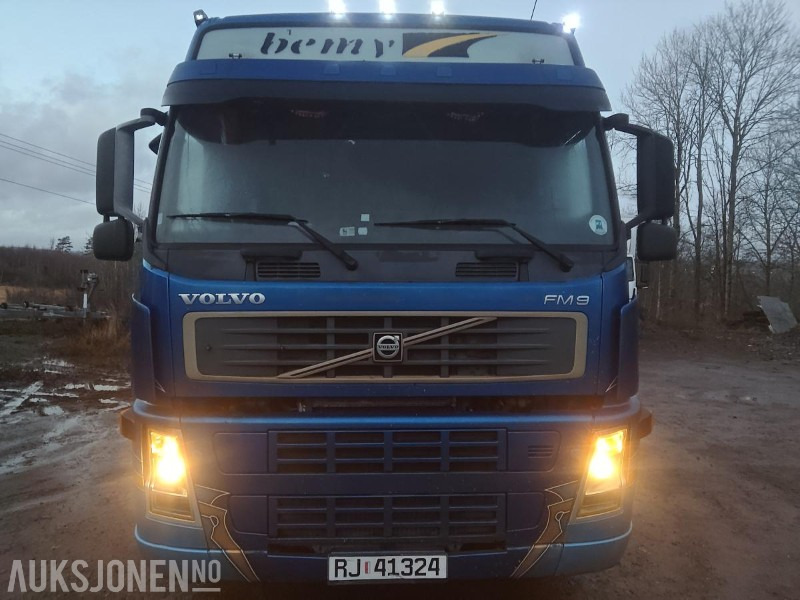 2005 Volvo FM9 - Вантажівка з закритим кузовом: фото 2 2005 Volvo FM9 - Вантажівка з закритим кузовом: фото 2